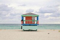 Beach Building Captures Image 2