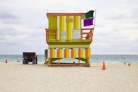Beach Building Captures Image 5