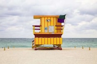 Beach Building Captures Image 7