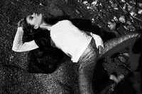 Smoldering Seaside Photoshoots Image 6