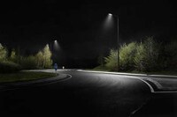 Comforting Streetlight Captures Image 6