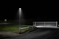 Comforting Streetlight Captures Image 7