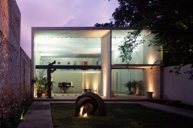 Aquarium-Like Offices