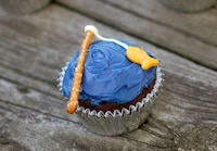 Clever Line Casting Cakes Image 2