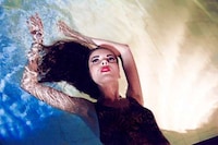Sequinned Poolside Photoshoots Image 7