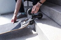 Staircase-Riding Skateboards Image 2