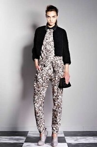 Ribboned Royal Ensembles Image 4
