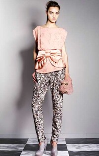 Ribboned Royal Ensembles Image 7