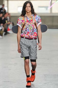 Rainbow-Clad Surfer Styles Image 5