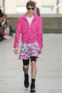 Rainbow-Clad Surfer Styles Image 6