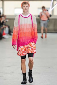 Rainbow-Clad Surfer Styles Image 8