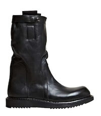Ruggedly Elegant Leather Kicks Image 2