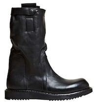 Ruggedly Elegant Leather Kicks Image 6