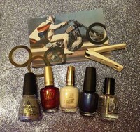 Glittery Americana Manicures Image 8
