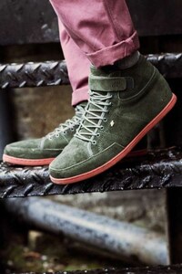 Vivid-Colored Classic Style Image 4