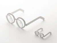 Spec-Tacular Suction Stands Image 3
