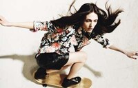 Monochromatic Skateboard Pictorials Image 8