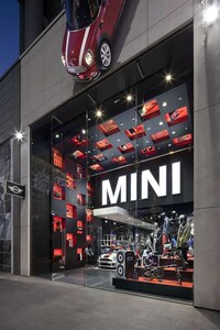 Stylish Auto-Branded Pop-Ups Image 2