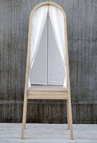Curtain-Enclosed Desks Image 6