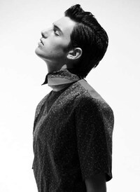 Playfully Crowned Menswear Image 4
