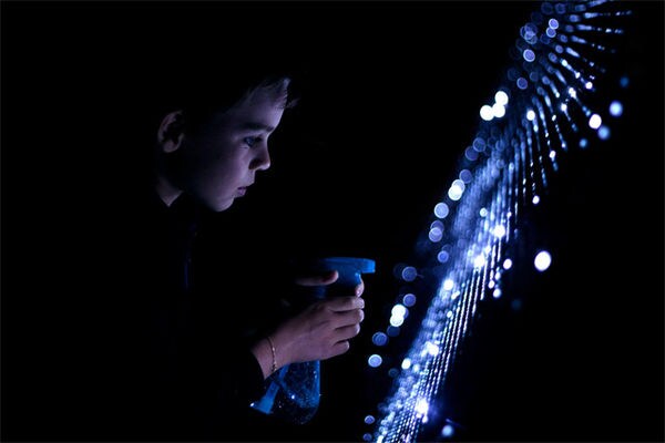 LED-Embedded Moisture Art