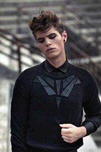 Angular Avant-Garde Menswear Image 6