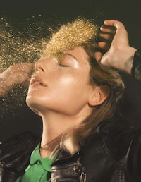 Shimmer-Splattered Photoshoots Image 2