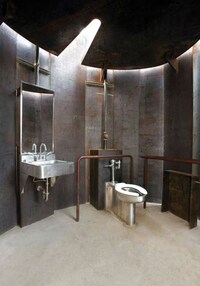 Vertical Steel Plank Bathrooms Image 5