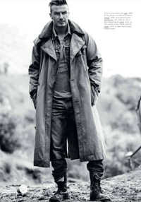 Vintage Monochromatic Photoshoots Image 4