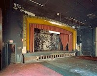 Decomposing Interior Captures Image 4
