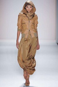 Chic Saharan Desert Wear Image 2