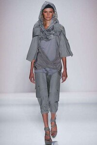 Chic Saharan Desert Wear Image 4