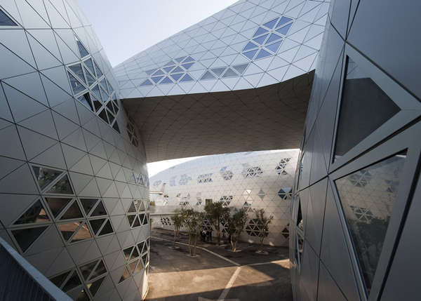 Curvy Aluminum Schools