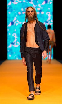 Haute Hobo Runways Image 2