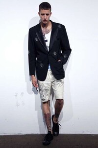 Large Logo Menswear Image 6