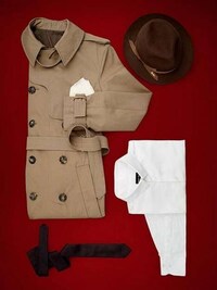 On-Screen Outfit Photos Image 4