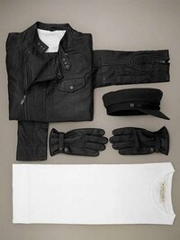 On-Screen Outfit Photos Image 7