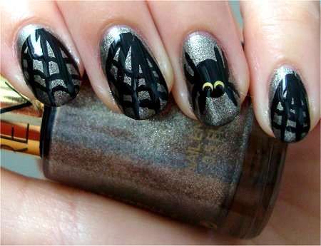 37 Delightfully Ghoulish Nail Designs