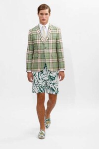 Pattern-Loaded Apparel Image 5