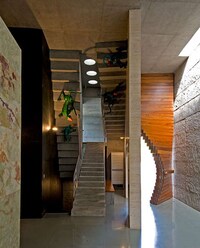 Atypical Curving Entranceways Image 3