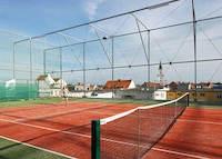 Cage-Covered Constructions Image 4