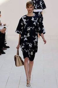 Chic Mesh Runways Image 8