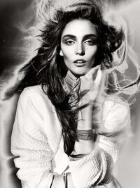 Artful Portrait Editorials Image 7