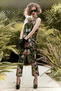 Chic Garden Party Photography Image 2