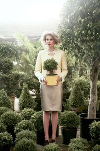 Chic Garden Party Photography Image 4