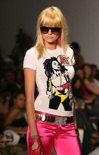 Super Bold Metallic Fashion Image 3