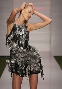 Super Bold Metallic Fashion Image 5