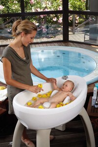 Luxurious Baby Jacuzzis Image 2
