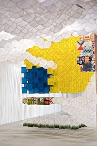 Kaleidoscopic Kite Installations Image 3