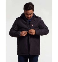 Playfully Mature Menswear Image 4